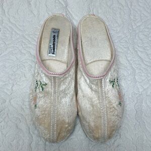 Vintage Foamtreads slippers with heel & hard bottom, embroidery details, 8 1/2